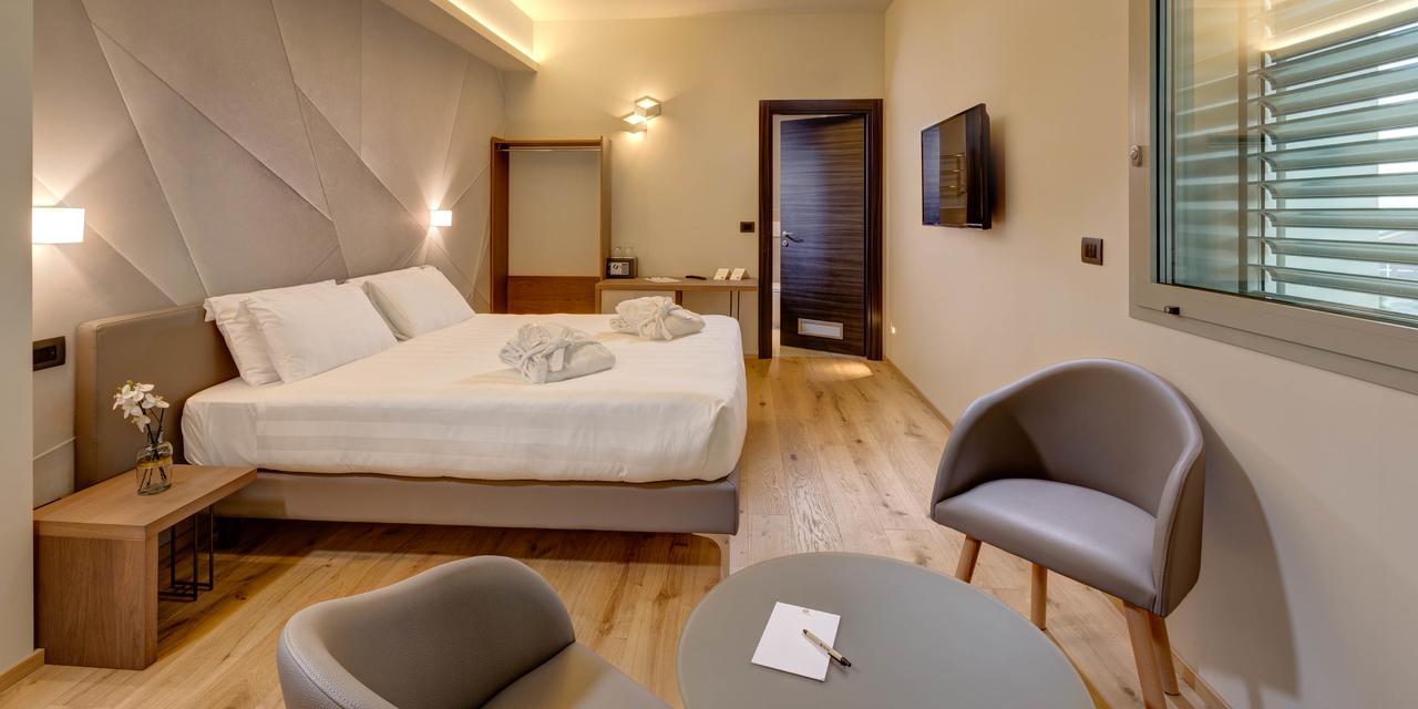 Hotel The Cube Фіденца Екстер'єр фото